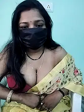 Snapshot of Deepa_09 chatting on November 18, 2025, 4:27 am Deepa 09 online show from November 18, 2025, 4:27 am