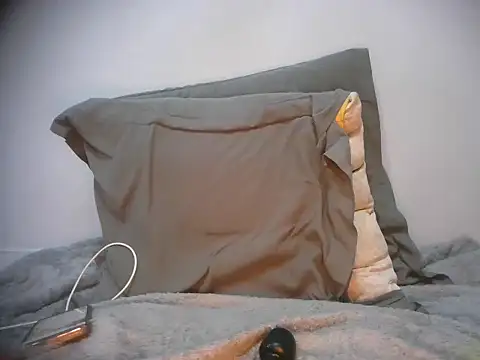 Snapshot of TheSweetBerry chatting on February 24, 2026, 5:08 am TheSweetBerry online show from February 24, 2026, 5:08 am