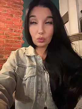 Tisha Busty online show from June 4, 2026, 11:37 am