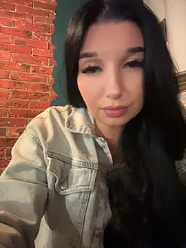 Tisha Busty online show from August 4, 2026, 1:15 pm