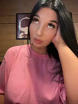 Tisha Busty online show from June 8, 2026, 1:33 pm