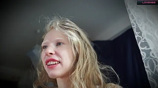  Phantom thread  online show from October 10, 2025, 11:00 am