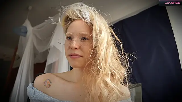  Phantom thread  online show from March 17, 2025, 12:35 pm