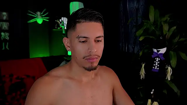 Aaronfox x online show from October 21, 2025, 1:43 pm