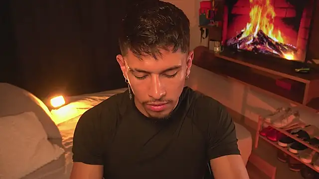 Aaronfox x online show from June 9, 2026, 11:39 pm