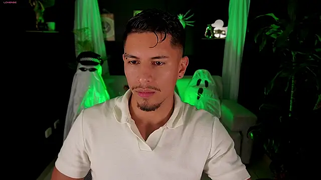 Aaronfox x online show from October 9, 2025, 2:23 am