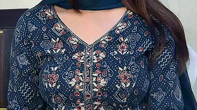 MIss-Naina online show from October 7, 2025, 7:53 am