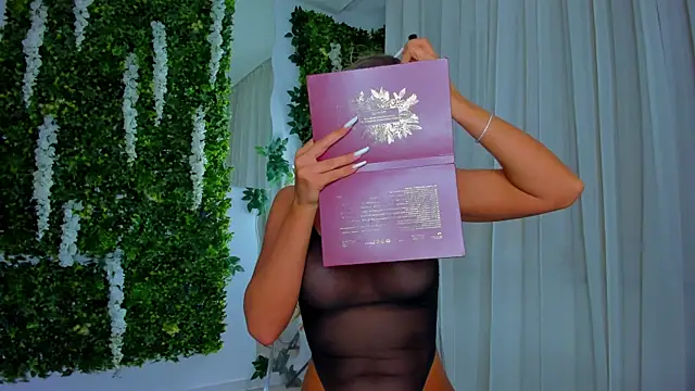 VivienCarter online show from September 24, 2025, 4:24 pm