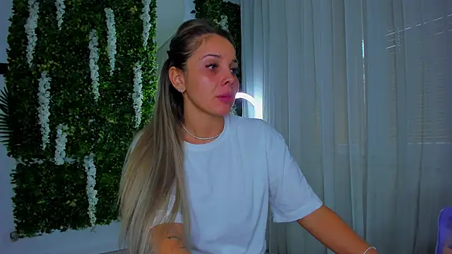 VivienCarter online show from October 4, 2025, 12:17 pm