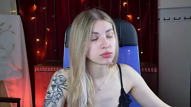 EllieCutes online show from April 23, 2026, 7:26 am
