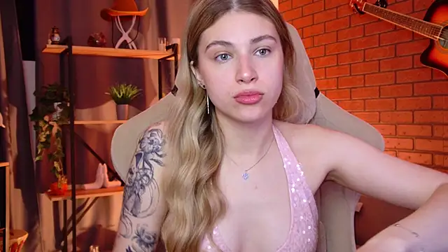 EllieCutes online show from June 16, 2026, 7:41 am