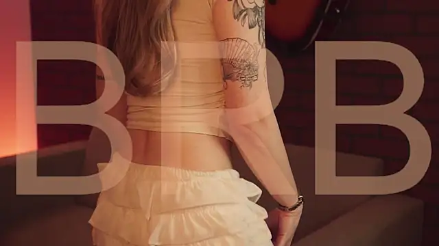 EllieCutes online show from October 28, 2025, 7:51 am