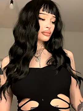 madelinexx online show from December 14, 2025, 10:21 am