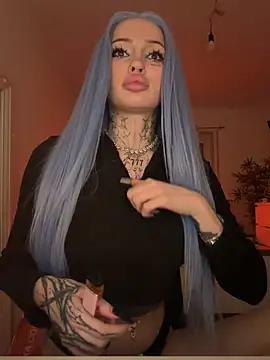 Snapshot of madelinexx chatting on February 14, 2026, 12:33 am madelinexx online show from February 14, 2026, 12:33 am