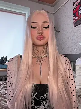 madelinexx online show from June 12, 2026, 11:52 am