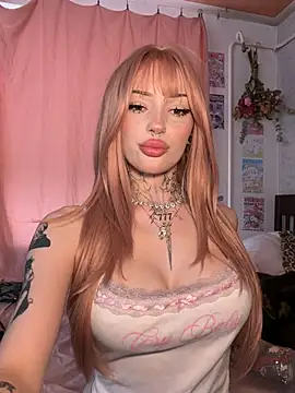 Snapshot of madelinexx chatting on July 27, 2026, 11:28 am madelinexx online show from July 27, 2026, 11:28 am