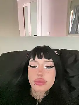 madelinexx online show from September 15, 2025, 8:26 am