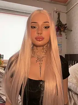 madelinexx online show from June 14, 2026, 1:01 pm