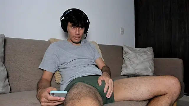 Huge latin cock online show from November 10, 2025, 10:15 pm