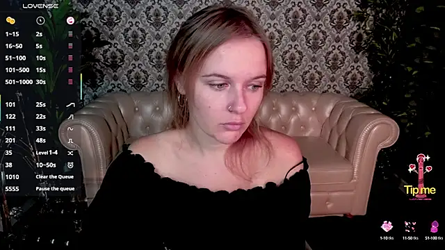 MaribelRiverr  online show from September 22, 2025, 5:46 am