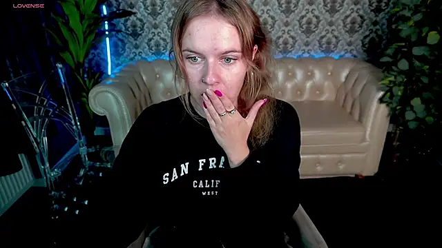 MaribelRiverr  online show from September 9, 2025, 5:50 am