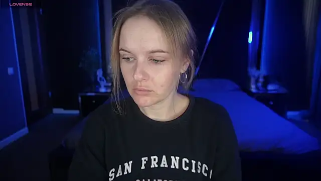 MaribelRiverr  online show from September 28, 2025, 5:47 am