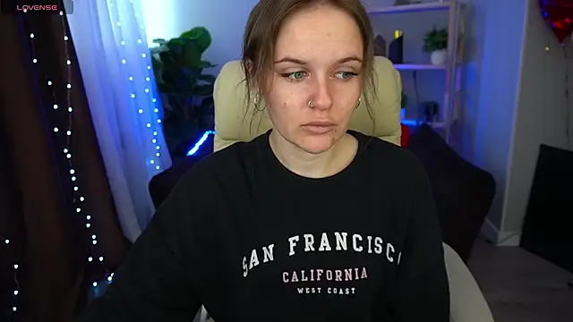 MaribelRiverr  online show from March 12, 2025, 6:51 am