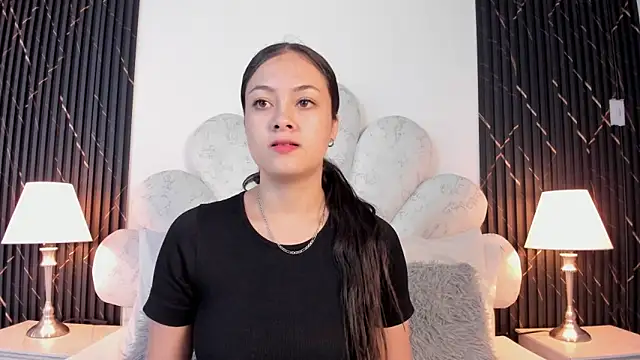 Jaslyn  Smith online show from May 5, 2026, 5:16 pm
