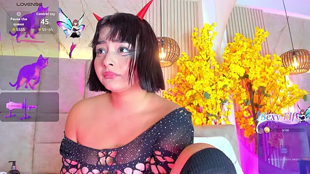 KimVelezz online show from April 30, 2026, 7:21 pm