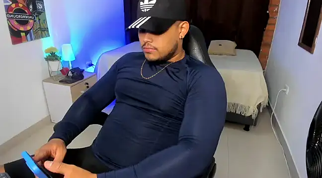 Snapshot of Camilo_caballero chatting on March 19, 2025, 11:25 pm Camilo caballero online show from March 19, 2025, 11:25 pm