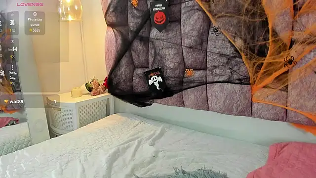 britanny-collyns online show from October 14, 2025, 7:47 pm