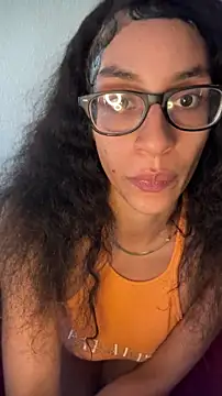 Snapshot of Honeydipp73 chatting on October 20, 2025, 10:21 pm Honeydipp73 online show from October 20, 2025, 10:21 pm