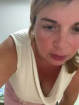 Snapshot of Lombada chatting on July 11, 2026, 9:59 pm Lombada online show from July 11, 2026, 9:59 pm