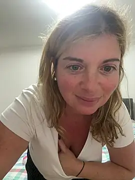 Snapshot of Lombada chatting on June 24, 2026, 3:27 am Lombada online show from June 24, 2026, 3:27 am