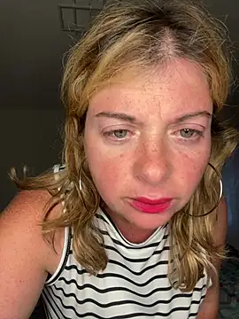 Snapshot of Lombada chatting on July 10, 2026, 4:01 am Lombada online show from July 10, 2026, 4:01 am