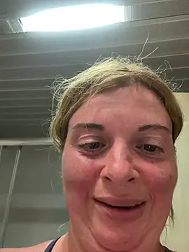 Snapshot of Lombada chatting on July 22, 2026, 12:29 pm Lombada online show from July 22, 2026, 12:29 pm
