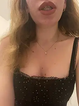 EvaRush online show from December 9, 2024, 8:33 pm