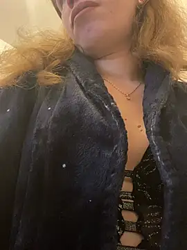 EvaRush online show from December 21, 2024, 9:23 am