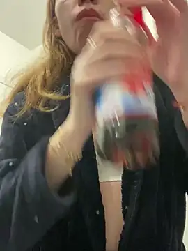 EvaRush online show from February 16, 2025, 4:53 pm