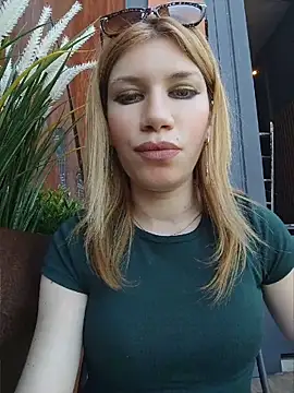 EvaRush online show from May 11, 2026, 1:12 pm