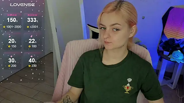 Fire Bestie online show from September 18, 2025, 12:52 pm