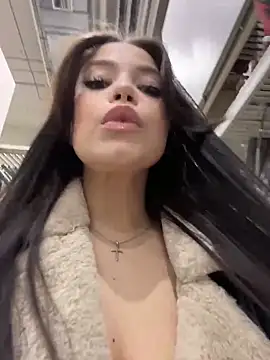 Chloe  Moon online show from December 15, 2025, 2:12 pm