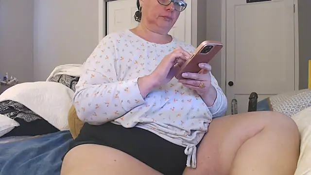 LauLauPAWG online show from June 16, 2026, 12:32 am