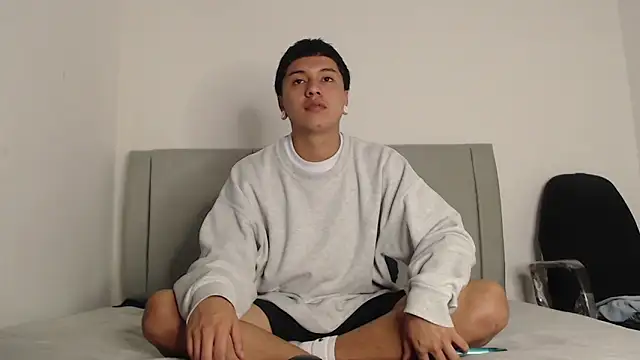 alex-lover online show from April 24, 2026, 6:21 pm