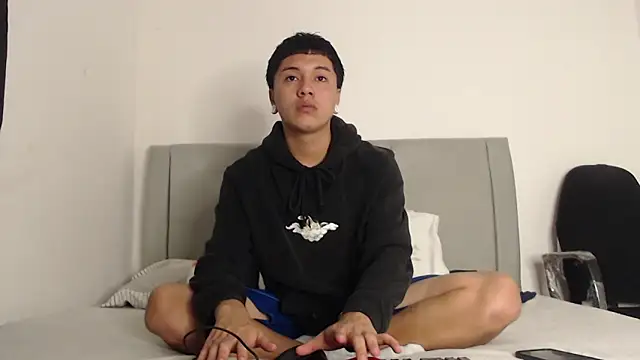 alex-lover online show from April 23, 2026, 1:34 am