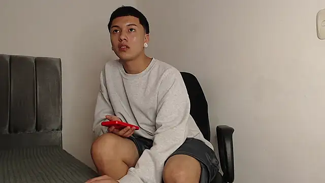 alex-lover online show from March 18, 2025, 4:07 am