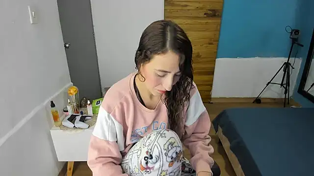 RachelJones  online show from July 24, 2026, 11:39 am