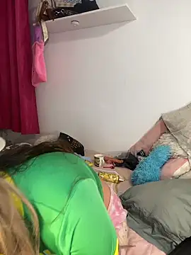 lunaapppp online show from March 28, 2026, 3:51 am