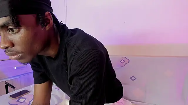 Snapshot of LoveBirds__1 chatting on November 13, 2025, 10:46 pm LoveBirds 1 online show from November 13, 2025, 10:46 pm