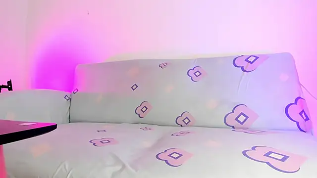 Snapshot of LoveBirds__1 chatting on March 20, 2025, 7:57 pm LoveBirds 1 online show from March 20, 2025, 7:57 pm